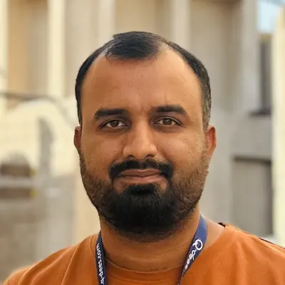 https://tourwithlocals.ae/wp-content/uploads/2025/05/011927d524fc749e44f617fe7fb92474-1.webp